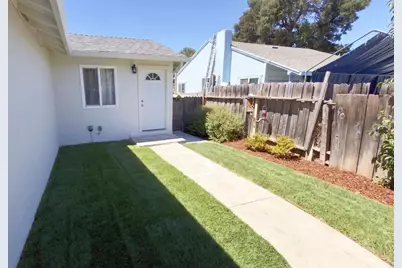 2369 Oakwood Dr, East Palo Alto, CA 94303 - Photo 15
