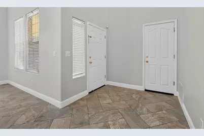 1176 Cobblestone St, Salinas, CA 93905 - Photo 5