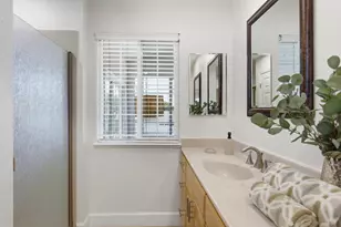 1056 Oaktree Dr, San Jose, CA 95129 - Photo 45