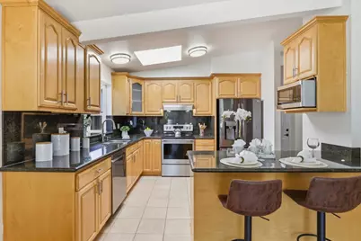 1056 Oaktree Dr, San Jose, CA 95129 - Photo 15