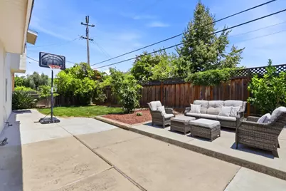 1056 Oaktree Dr, San Jose, CA 95129 - Photo 49