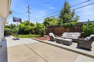 1056 Oaktree Dr, San Jose, CA 95129 - Photo 49