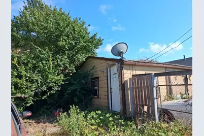 8901 D St, Oakland, CA 94621 - Photo 5