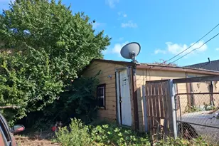8901 D St, Oakland, CA 94621 - Photo 5