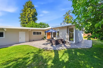201 Thompson Sq, Mountain View, CA 94043 - Photo 13
