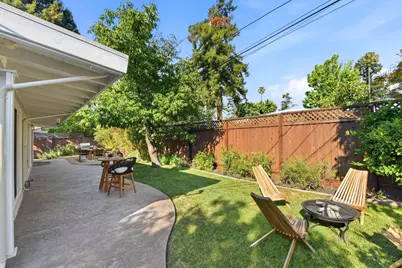 201 Thompson Sq, Mountain View, CA 94043 - Photo 9