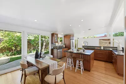 201 Thompson Sq, Mountain View, CA 94043 - Photo 23
