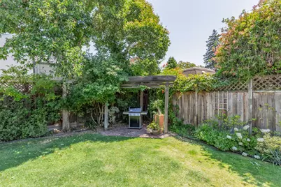 1241 Edinburgh St, San Mateo, CA 94402 - Photo 33