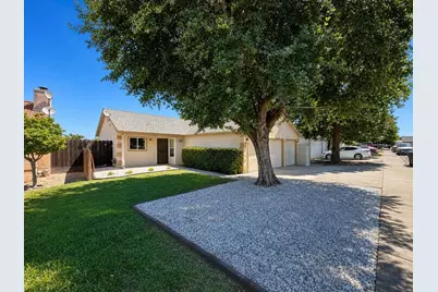 1574 Sun River St, Oakdale, CA 95361 - Photo 3