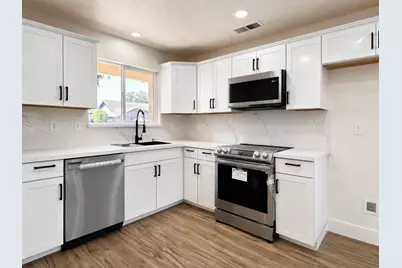 1574 Sun River St, Oakdale, CA 95361 - Photo 9