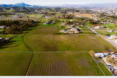 12645 Harding Ave, San Martin, CA 95046 - Photo 3
