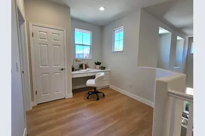 504 Waterlily Ln, Redwood City, CA 94065 - Photo 23
