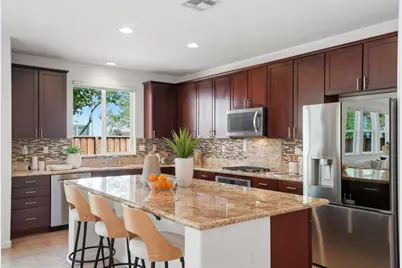 1439 Shore Dr, San Jose, CA 95131 - Photo 9