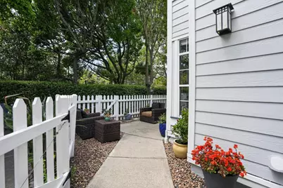 108 Commodore Dr, Richmond, CA 94804 - Photo 3
