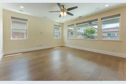 552 Cadiz Dr, Hollister, CA 95023 - Photo 7