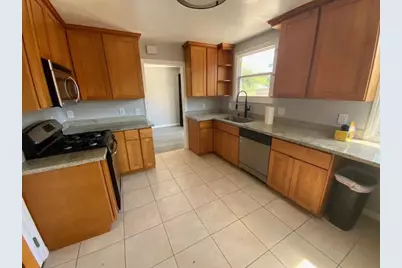 1027 Valota Rd, Redwood City, CA 94061 - Photo 3