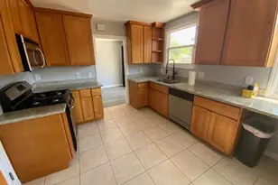 1027 Valota Rd, Redwood City, CA 94061 - Photo 3