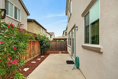 1225 Rosales Ln, Hollister, CA 95023 - Photo 43
