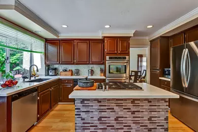 5065 Muirwood Dr, Pleasanton, CA 94588 - Photo 11
