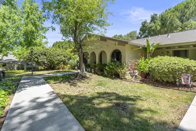 5237 Cribari Hls, San Jose, CA 95135 - Photo 3