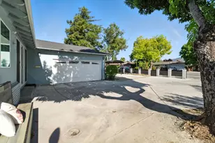 1705 Blossom Hill Rd, San Jose, CA 95124 - Photo 1