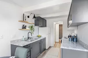 451 Dela Vina 107, Monterey, CA 93940 - Photo 17