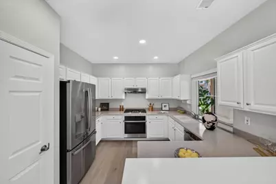 180 Espinosa Ln, Mountain View, CA 94043 - Photo 15