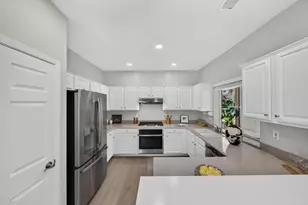 180 Espinosa Ln, Mountain View, CA 94043 - Photo 15