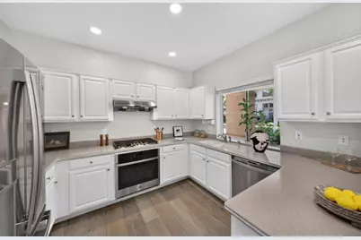 180 Espinosa Ln, Mountain View, CA 94043 - Photo 17