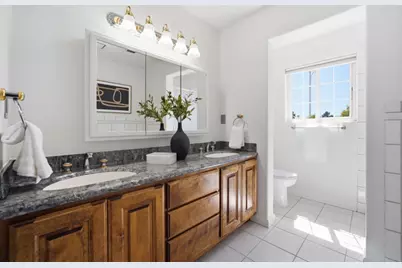 6052 Ashburton Dr, San Jose, CA 95123 - Photo 19