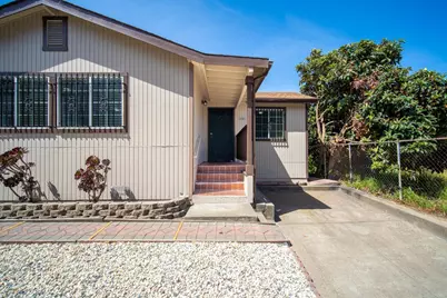 1221 E 19th St, Oakland, CA 94606 - Photo 5