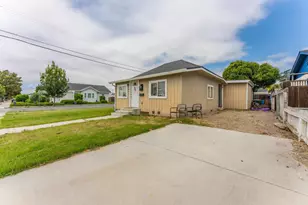 694 Central Ave, Hollister, CA 95023 - Photo 3