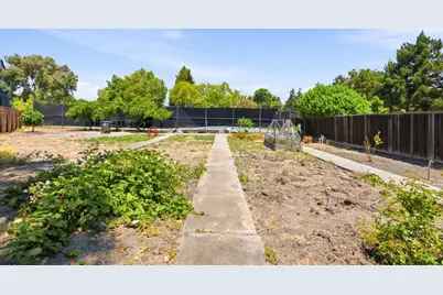 905 W Middlefield Rd 972, Mountain View, CA 94043 - Photo 27