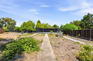 905 W Middlefield Rd 972, Mountain View, CA 94043 - Photo 27