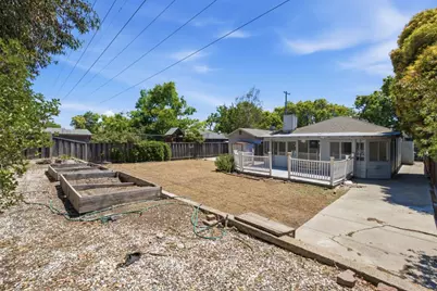 3181 Maddux Dr, Palo Alto, CA 94303 - Photo 27