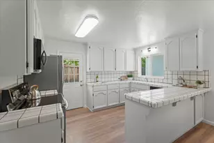 4878 Elester Dr, San Jose, CA 95124 - Photo 5