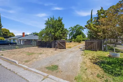 874 Hansen Ave, Merced, CA 95340 - Photo 5