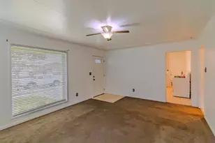 111 Mayfair Dr, Salinas, CA 93905 - Photo 7