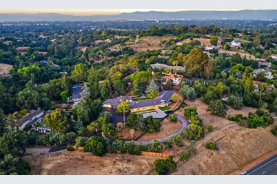 26201 Dori Ln, Los Altos Hills, CA 94022 - Photo 121