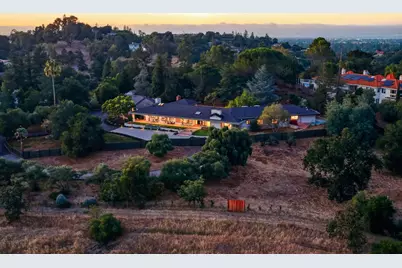 26201 Dori Ln, Los Altos Hills, CA 94022 - Photo 129