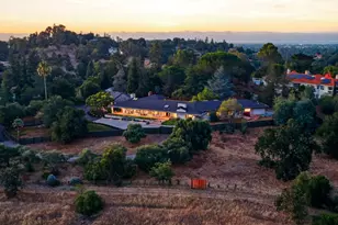 26201 Dori Ln, Los Altos Hills, CA 94022 - Photo 143