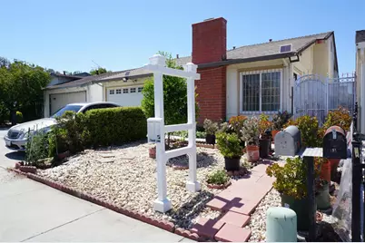 1829 Platinum Ct, San Jose, CA 95116 - Photo 15