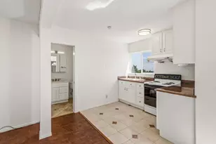 10955 Stonebrook Dr, Los Altos, CA 94024 - Photo 33