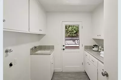 10955 Stonebrook Dr, Los Altos, CA 94024 - Photo 31