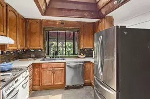 1615 Edgewood Rd, Redwood City, CA 94062 - Photo 11