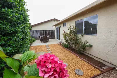 517 Vivienne Dr, Watsonville, CA 95076 - Photo 3