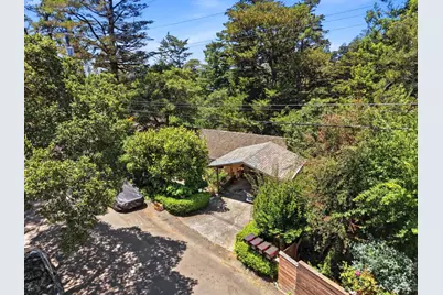7020 Saroni Dr, Oakland, CA 94611 - Photo 15