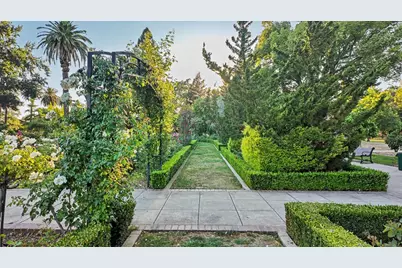 1303 39th St, Sacramento, CA 95816 - Photo 41