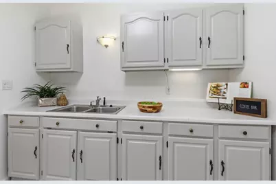 421 Burgoyne St, Mountain View, CA 94043 - Photo 9