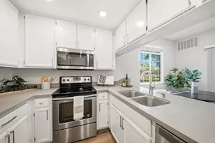 101 Sunnyhills Ct, Milpitas, CA 95035 - Photo 3